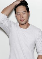Raymond Lee