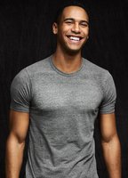 Elliot Knight