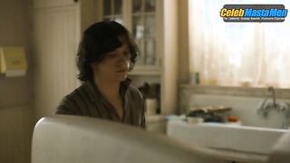 TOM HOLLAND NUDE/SEXY SCENE IN THE CROWDED ROOM