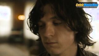 TOM HOLLAND NUDE/SEXY SCENE IN THE CROWDED ROOM
