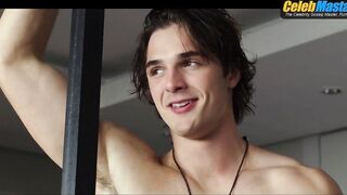 JACOB ELORDI NUDE/SEXY SCENE IN THE KISSING BOOTH