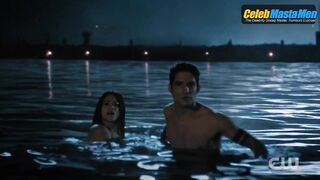 TYLER POSEY NUDE/SEXY SCENE IN JANE THE VIRGIN
