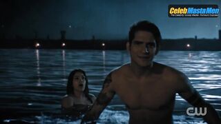 TYLER POSEY NUDE/SEXY SCENE IN JANE THE VIRGIN
