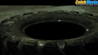 BEN AFFLECK NUDE/SEXY SCENE IN BATMAN V SUPERMAN DAWN OF JUSTICE ULTIMATE EDITION