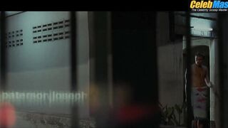 LEONARDO DICAPRIO NUDE/SEXY SCENE IN THE BEACH