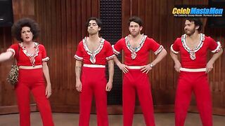 JOE JONAS AND KEVIN JONAS AND NICK JONAS NUDE/SEXY SCENE IN SATURDAY NIGHT LIVE
