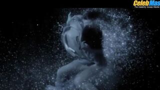 LEONARDO DICAPRIO NUDE/SEXY SCENE IN THE BEACH