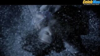 LEONARDO DICAPRIO NUDE/SEXY SCENE IN THE BEACH