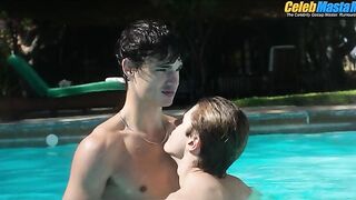FERNANDO LINDEZ AND NUNO GALLEGO NUDE/SEXY SCENE IN ELITE