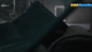 HANNES WEGENER NUDE/SEXY SCENE IN POLIZEIRUF 110