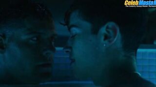 CARLOTO COTTA AND MANU RIOS NUDE/SEXY SCREENSHOT 6 IN ELITE