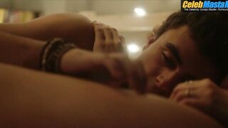 ITZAN ESCAMILLA NUDE/SEXY SCENE IN ELITE
