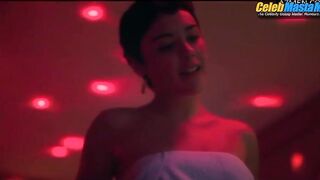 ITZAN ESCAMILLA NUDE/SEXY SCENE IN ELITE