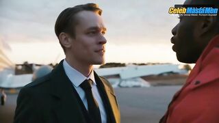 KHEON CLARKE AND THOMAS ELMS NUDE/SEXY SCENE IN SKYMED