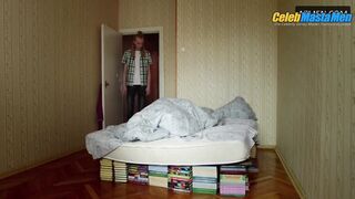 MAXIM VAZHOV NUDE/SEXY SCREENSHOT 5 IN UCHILKI V ZAKONE