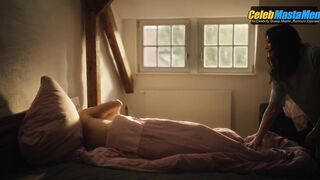 KAI SCHUMANN NUDE/SEXY SCREENSHOT 2 IN ZWEI FRAUEN FUR ALLE FELLE