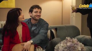 LAURIE DAVIDSON NUDE/SEXY SCENE IN THE GIRLFRIEND