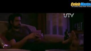 EMRAAN HASHMI NUDE/SEXY SCREENSHOT 2 IN GHANCHAKKAR