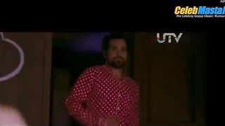 EMRAAN HASHMI NUDE/SEXY SCREENSHOT 4 IN GHANCHAKKAR