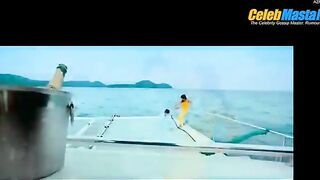 EMRAAN HASHMI NUDE/SEXY SCENE IN DIL TOH BACCHA HAI JI