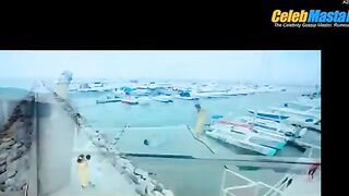 EMRAAN HASHMI NUDE/SEXY SCENE IN DIL TOH BACCHA HAI JI