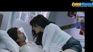SHAHID KAPOOR NUDE/SEXY SCENE IN TERI MERI KAHAANI
