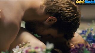 JACK REYNOR NUDE/SEXY SCENE IN MIDSOMMAR