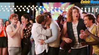JUDD KROK AND EVAN HENGST NUDE/SEXY SCREENSHOT 7 IN THE KISSING BOOTH 2