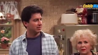 BRAD GARRETT NUDE/SEXY SCENE IN EVERYBODY LOVES RAYMOND