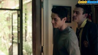 THOMAS DOHERTY AND JASON GOTAY NUDE/SEXY SCENE IN GOSSIP GIRL