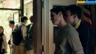 THOMAS DOHERTY AND JASON GOTAY NUDE/SEXY SCENE IN GOSSIP GIRL