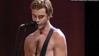 GAVIN ROSSDALE NUDE/SEXY SCREENSHOT 5 IN TRAINWRECK WOODSTOCK '99