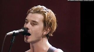 GAVIN ROSSDALE NUDE/SEXY SCREENSHOT 8 IN TRAINWRECK WOODSTOCK '99
